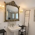Πανσιόν La Cour De Μπον