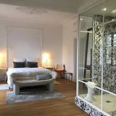 La Cour De Guest house *