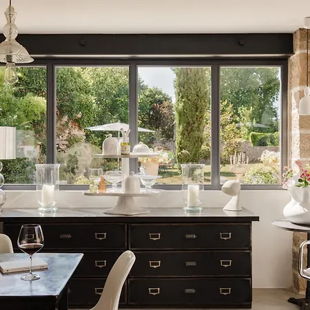 La Cour De Beaune (Cote d'Or)