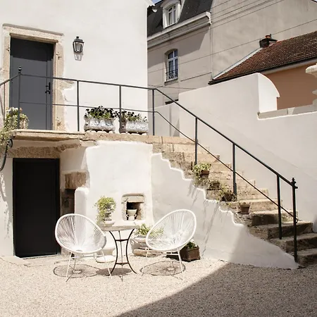 La Cour De 3* Beaune (Cote d'Or)