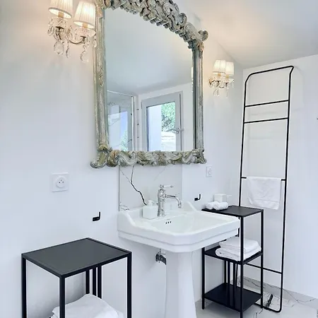 Guest house La Cour De 3*