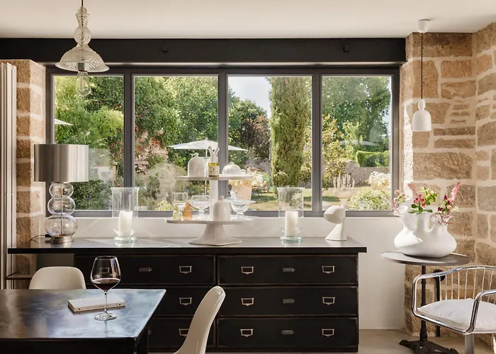 La Cour De Beaune (Cote d'Or)