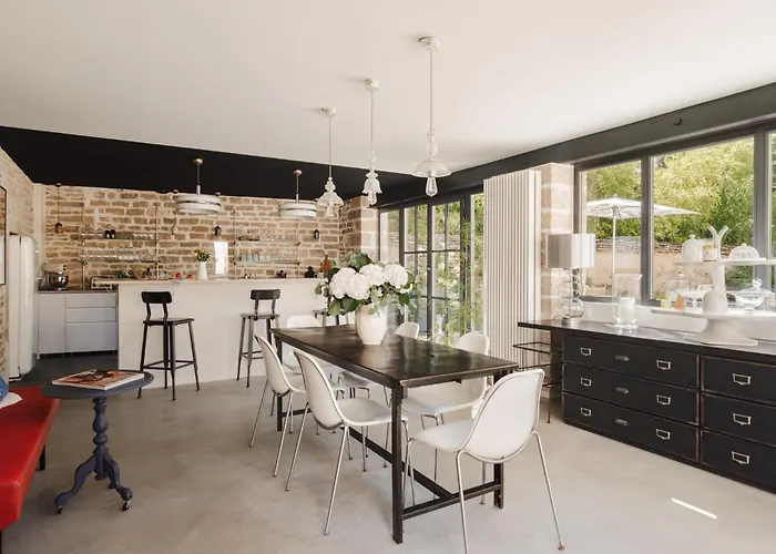 La Cour De Guest house