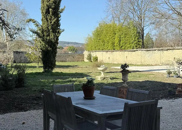 La Cour De 3* Beaune (Cote d'Or)