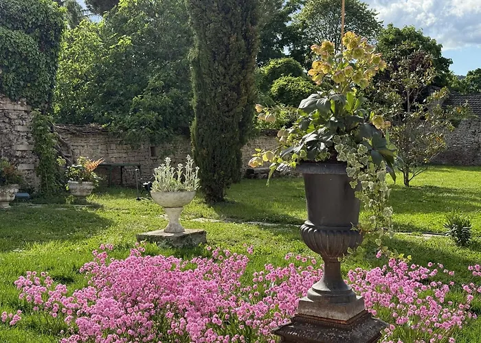 La Cour De Guest house